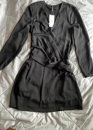 Черное платье