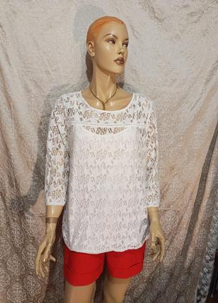 Очень красивая ажурная блузка.