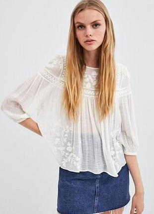 Повітряна блуза топ із квітковою вишивкою від zara