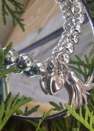 Красивый браслет с сердечком