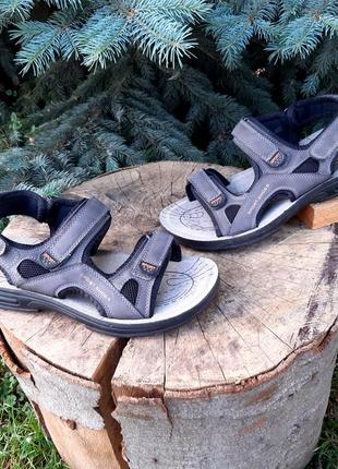 Новые босоножки