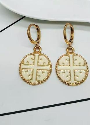 Серьги круглые с эмалью золотистые бижутерия