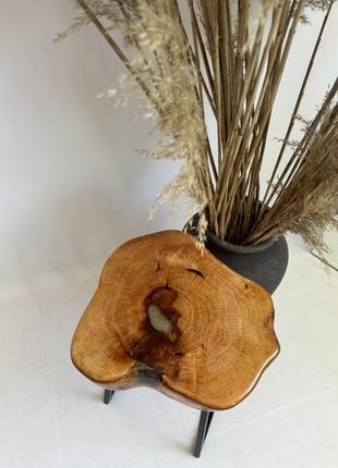 Столик з епоксидної смоли