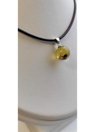 Кулон шар minov 1070 из янтаря на шнуре в подарок коробочка предоплата 150 грн