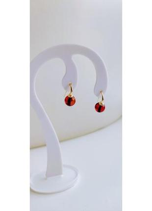 Серьги minov 2528 из натурального янтаря оттенок темная вишня