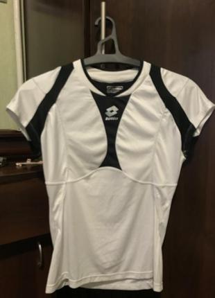 Спортивна футболка