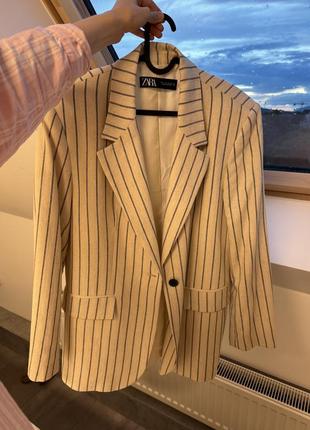 Жакет жіночий