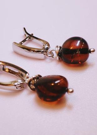 Серьги minov 2682 из натурального янтаря оттенок медовый