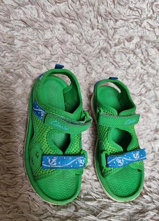 Босоніжки clarks р 25 26 27 16.5 см на ліпучках відкриті для хлопчика