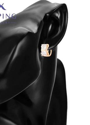 Сережки з дуже гарним рожевим матовим камінням