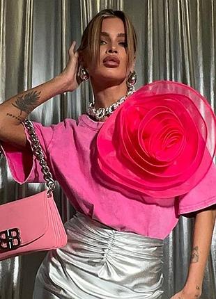 Футболка в стиле balenciaga с цветом розовая коттон