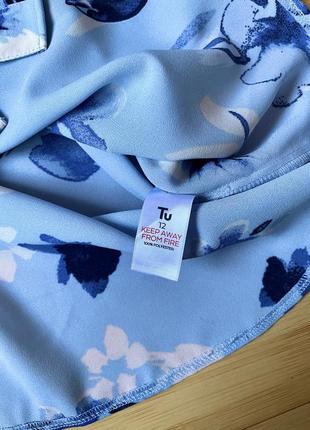 Блакитна шифонова блуза в абстрактний квітковий принт9 фото