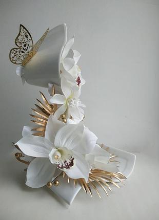 Паряща чашка сувенір декор подарунок статуетка літаюча чашка квіти орхідеї композиція...