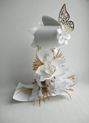 Паряща чашка сувенір декор подарунок статуетка літаюча чашка квіти орхідеї композиція...