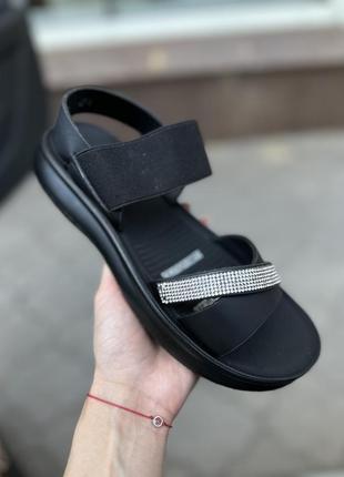 Легенькі босоніжки літо резинка / босоножки 🍓 сандалі платформа