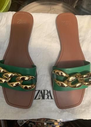 Стильные шлепанцы zara  42 размер