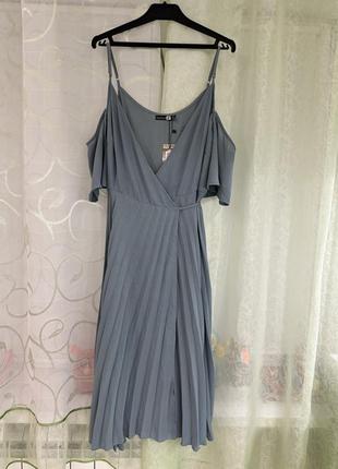 Жіноче плаття сарафан з відкритими плечима boohoo m-l (46-48-50)