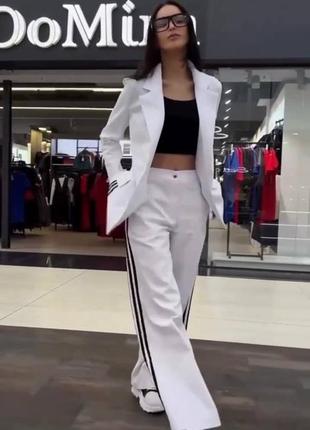 Стильный брючный костюм с лампасами gr-05116