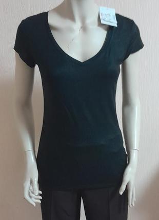 Яскрава віскозна футболка чорного кольору з додаванням еластану 51 one takko з биркою