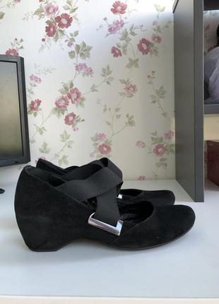 Замшеві човники на гумці