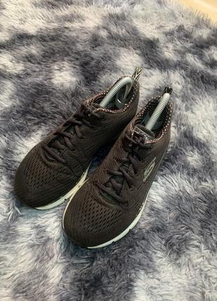 Женские кроссовки бренда skechers, оригинал