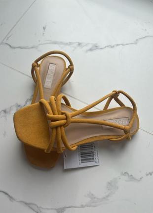 Босоніжки mango