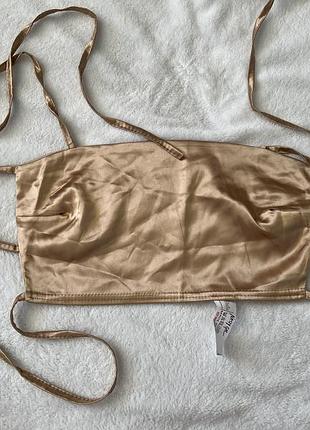 Топ з відкритою спиною