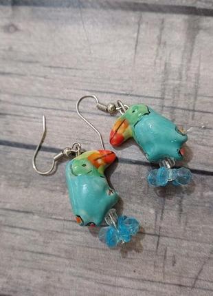 Серьги керамика туканчики цветочка внизу-пластик