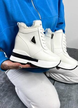 Кроссовки зимние на платформе со скрытой танкеткой