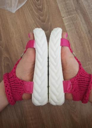 Босоніжки малинка плетінка3 фото