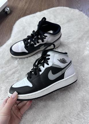 Кросівки air jordan 1 mid white shadow