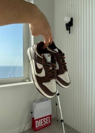 Жіночі кросівки в стилі nike shipping dunk low cacao wow.