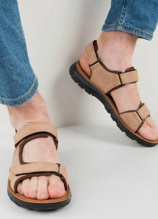 Бежевые сандали