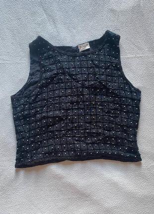 Топ с декоративными камушками от select