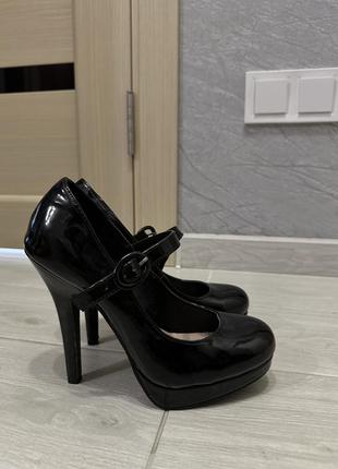 Туфлі лаковані еко