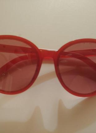 Очки красные