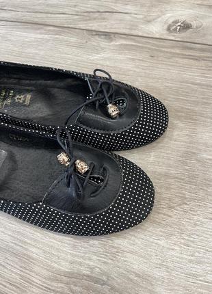 Кожаные туфли для девочки 31,32,34размер