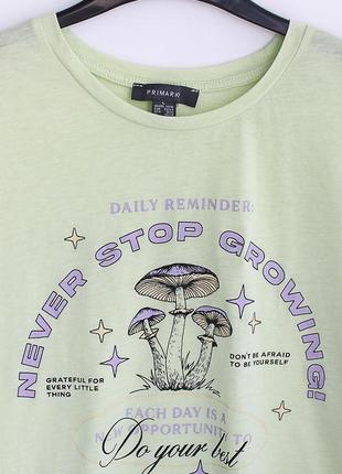 Дуже гарна вкорочена футболка з грибами2 фото
