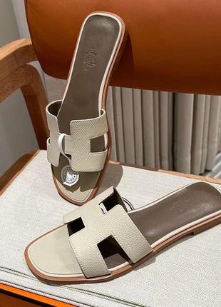 Шлепанцы в стиле hermes