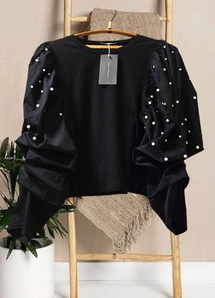 Хлопковая черная блуза с объемным рукавом и бусинками zara