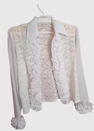 Белая блузка