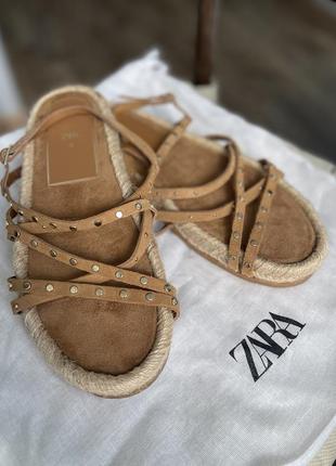 Босоножки/сандалии zara