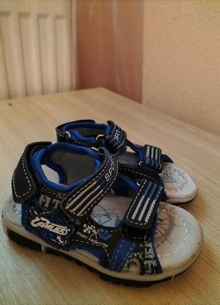 Сандалі