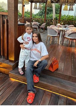 Шлепки в стиле hermes в пути