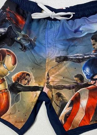 Классные пляжные шорты от marvel с ярким принтом