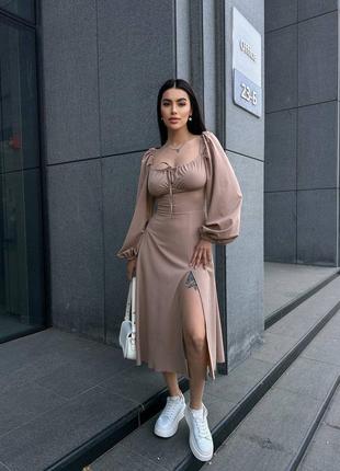 Платье миди женское приталенное с корсетной шнуровкой на спинке с рукавами фонариками с разрезом крестьянка голубое зелёное чёрное бежевое