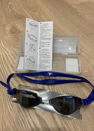 Окуляри для плавання