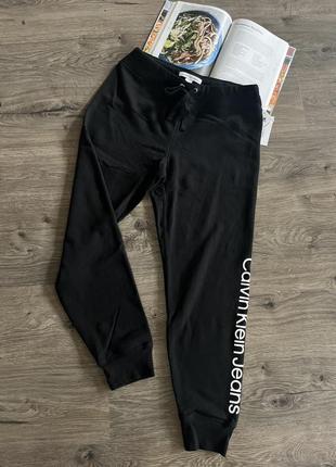 Calvin klein, джогери жіночі, оригінал, нові, з бірками.