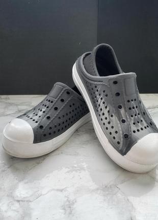 Пляжные кроксы