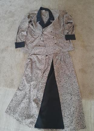 Костюм